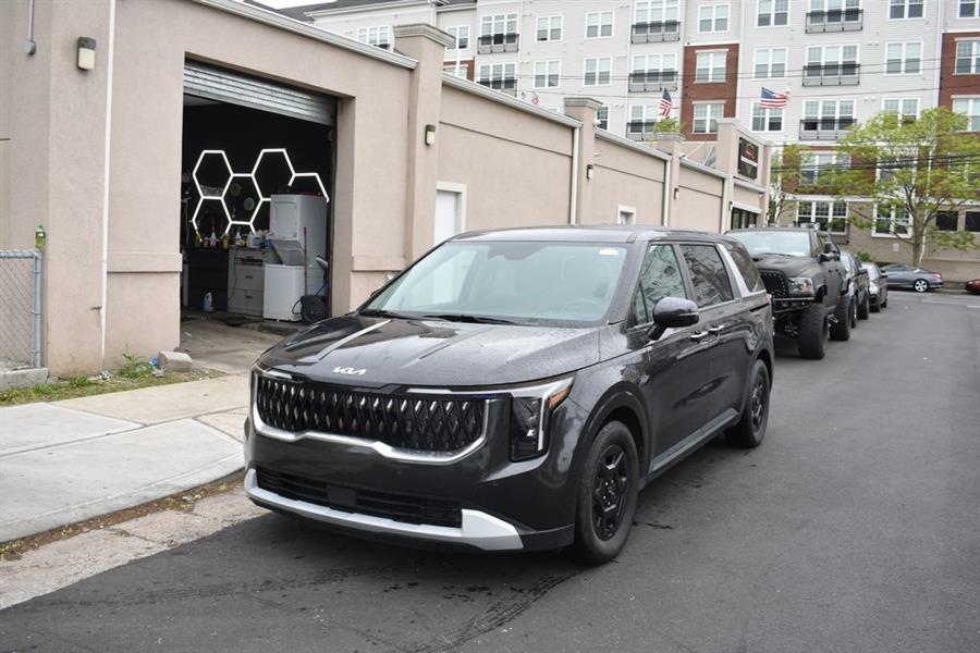 2025 Kia Sedona LXS's photo