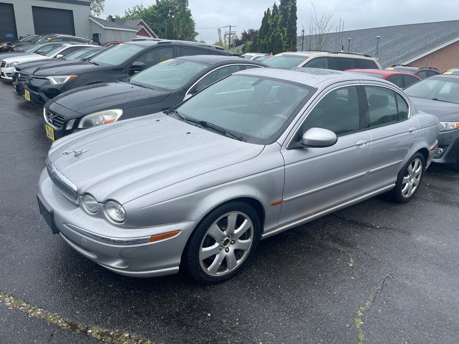 2004 Jaguar X-Type's photo
