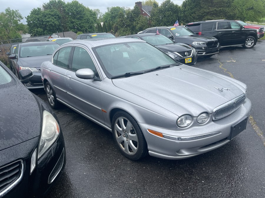 2004 Jaguar X-Type's photo