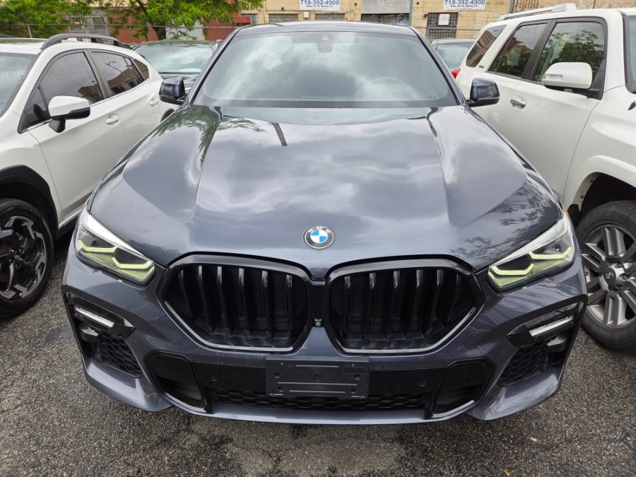 2021 BMW X6 M50i's photo