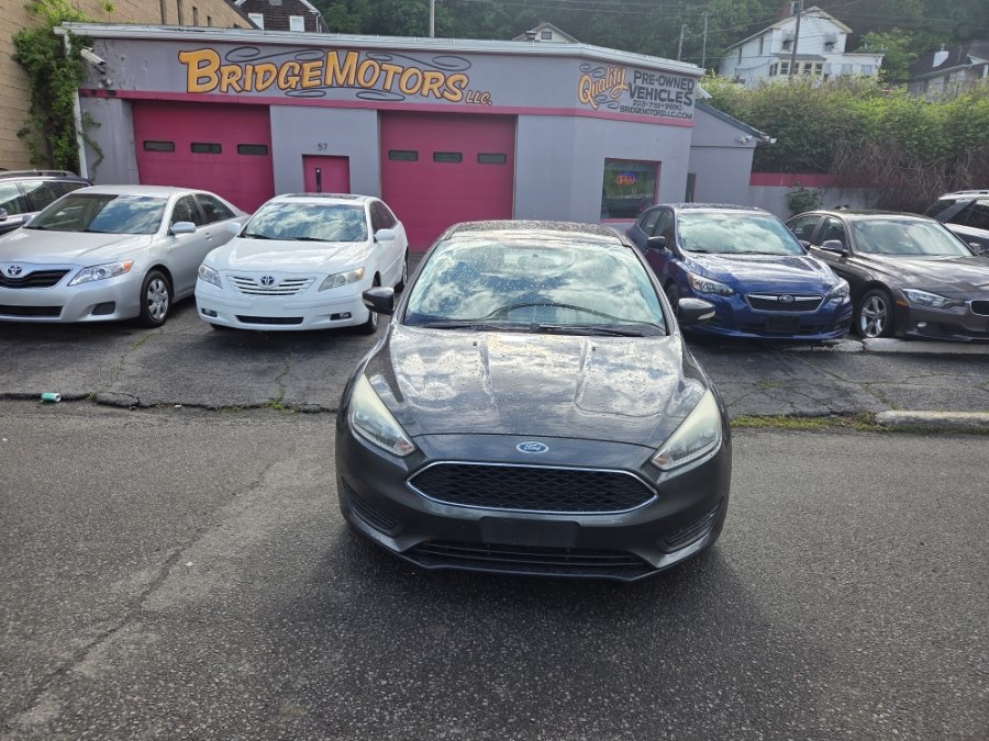 2015 Ford Focus Sedan SE's photo