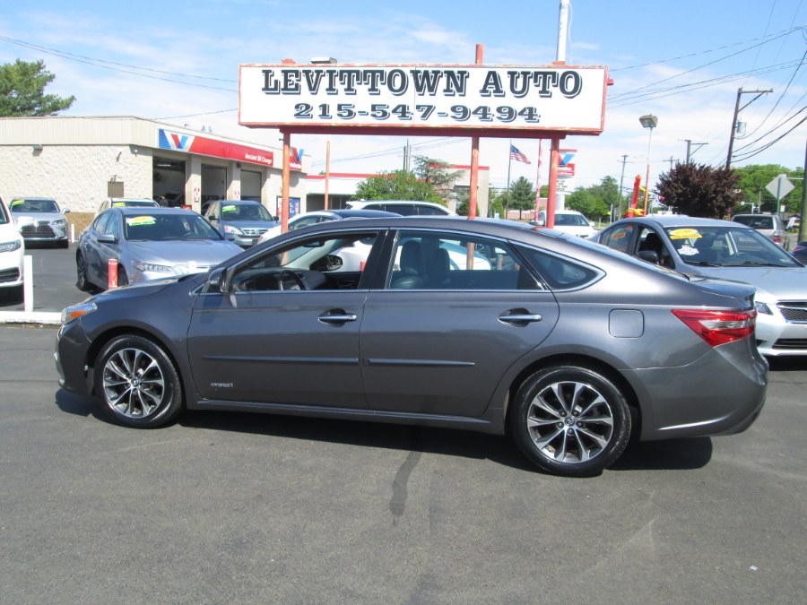2016 Toyota Avalon XLE Premium Hybrid's photo