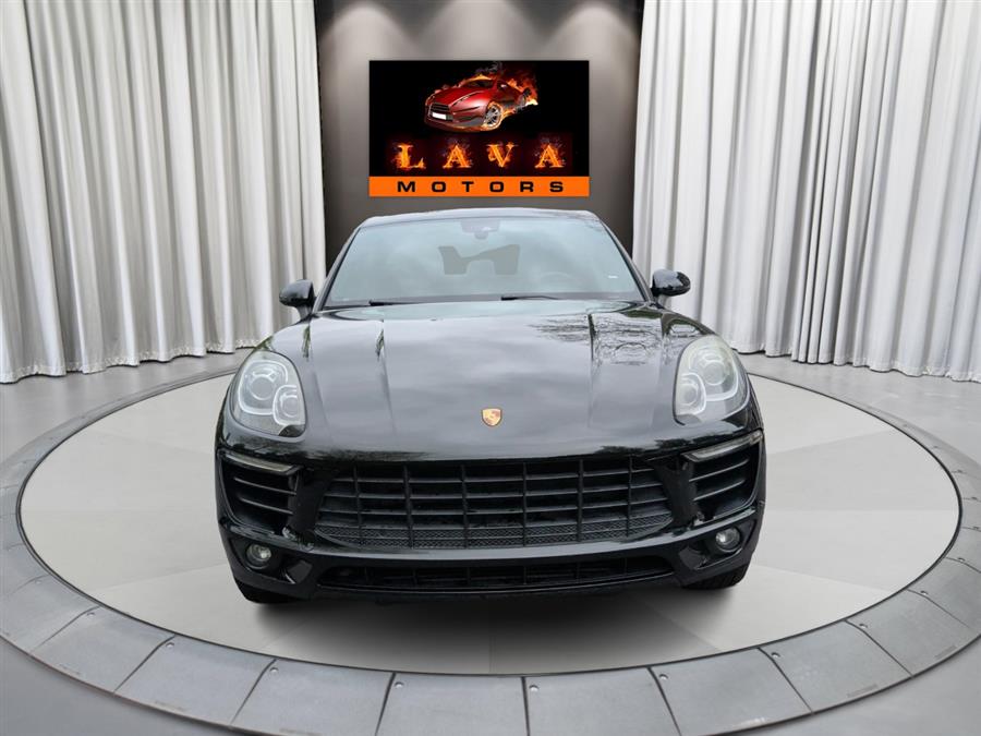 2017 Porsche Macan -'s photo