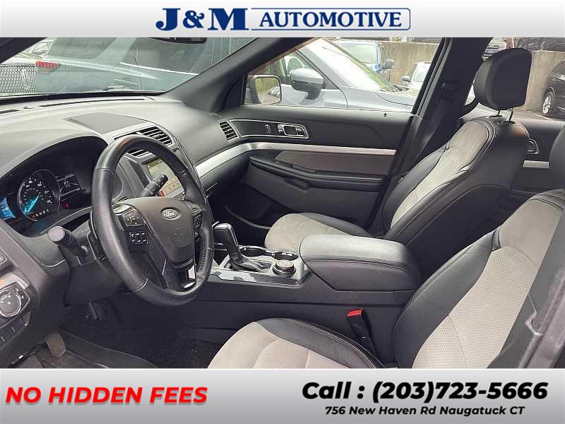 2017 Ford Explorer XLT 4WD's photo