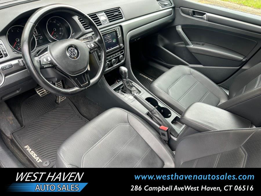 2017 Volkswagen Passat 1.8T R-Line w/ Comfort Pkg. Auto's photo