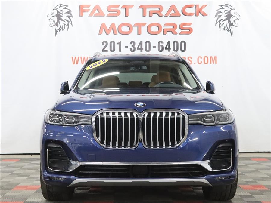 2022 BMW X7 xDrive40i's photo