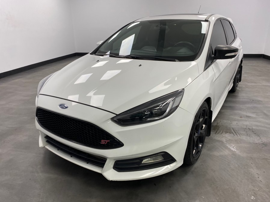 2016 Ford Focus 5 Door Hatch ST's photo