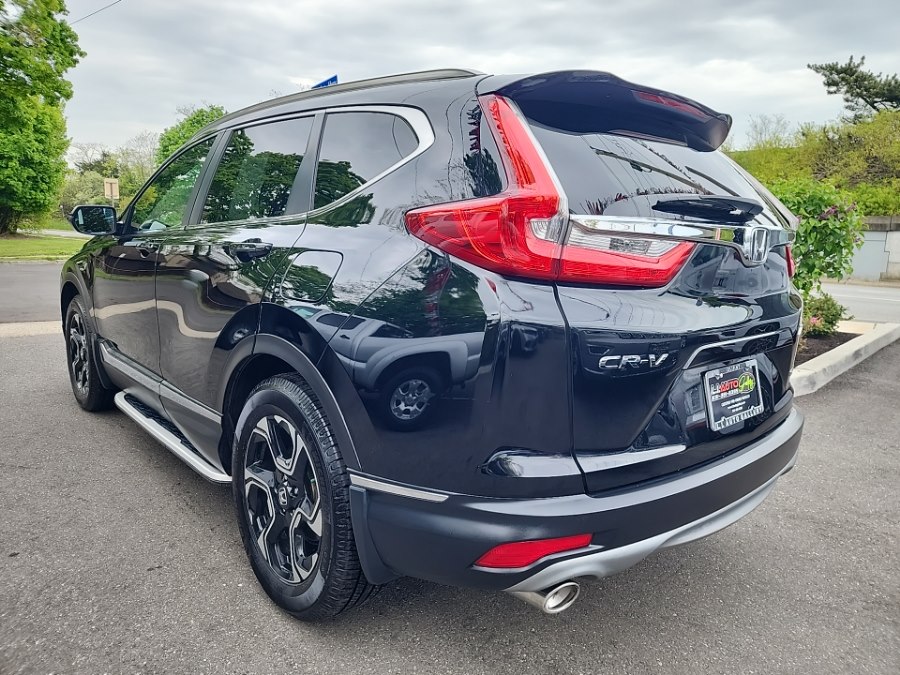 2018 Honda CR-V Touring AWD's photo