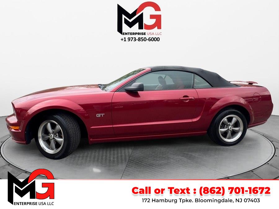 2005 Ford Mustang GT Deluxe's photo