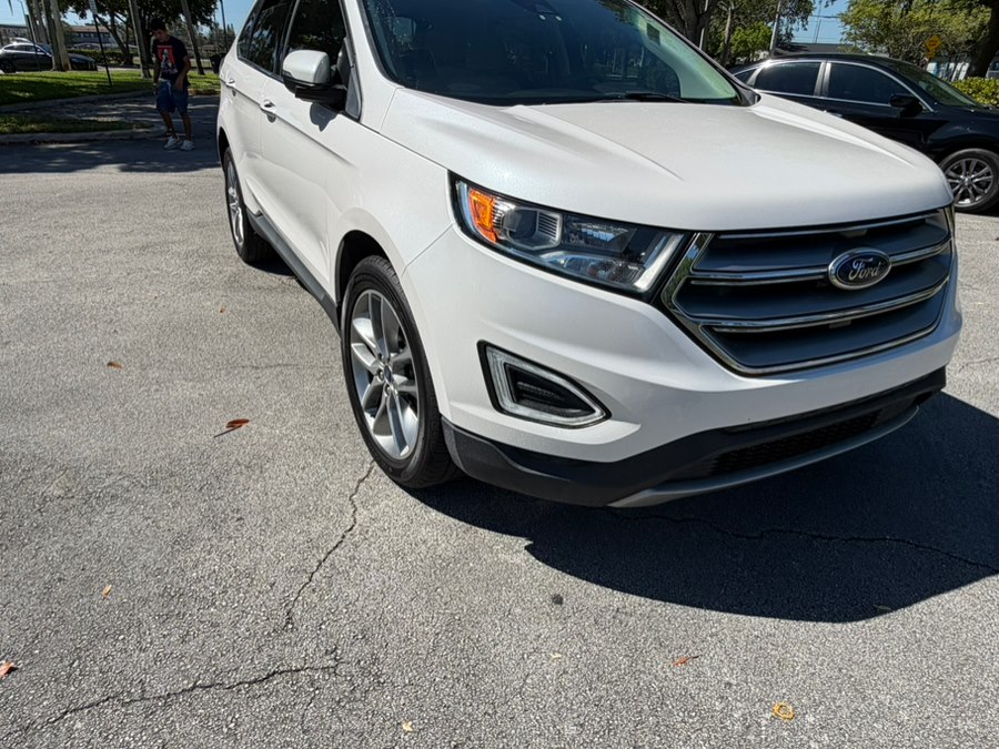 2018 Ford Edge Titanium's photo