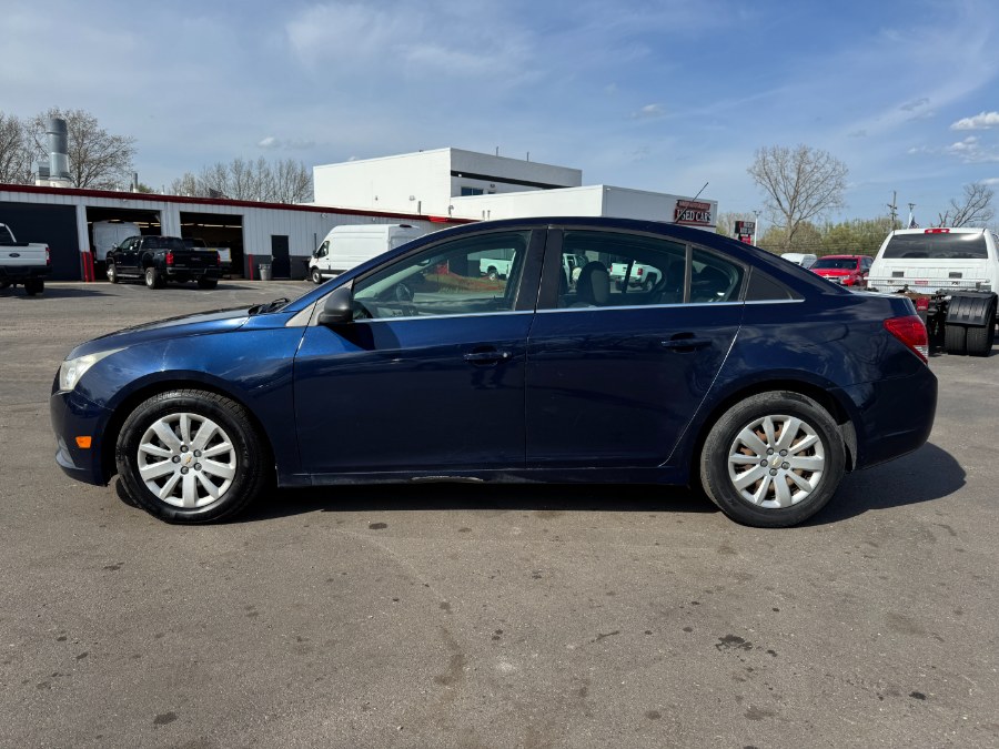 2011 Chevrolet Cruze 4-Door Sedan 2LS's photo