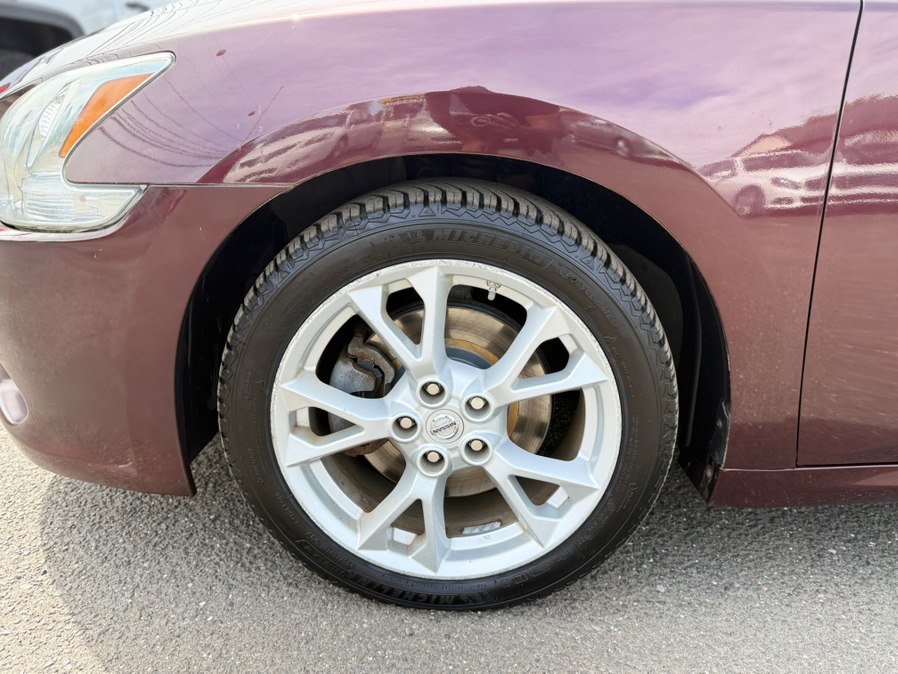 2014 Nissan Maxima 4dr Sdn 3.5 SV w/Premium Pkg, available for sale in East Windsor, Connecticut | A1 Auto Sale LLC. East Windsor, Connecticut