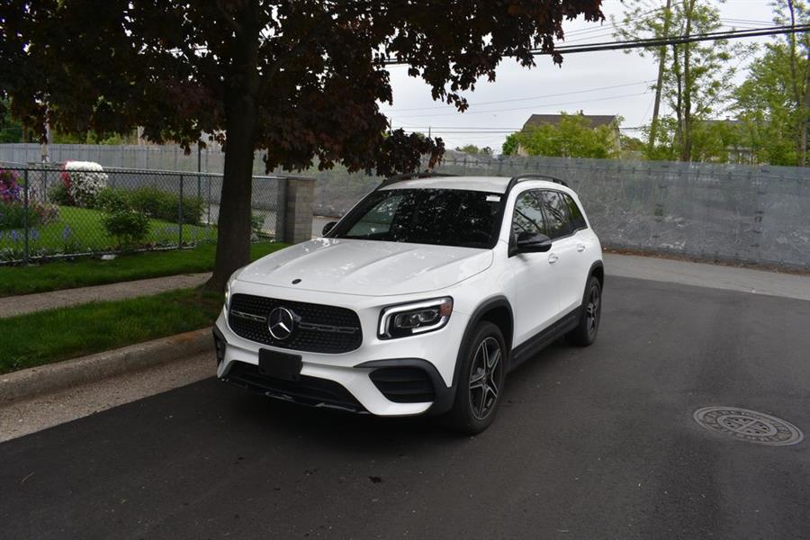 2021 Mercedes-Benz GLB GLB250's photo