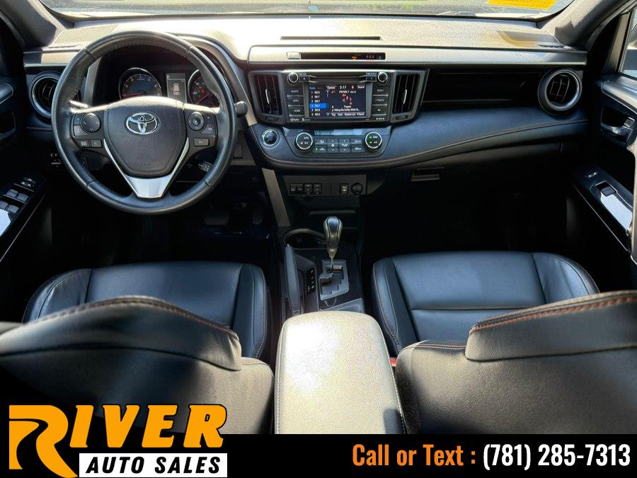 2017 Toyota RAV4 SE - Photo 7