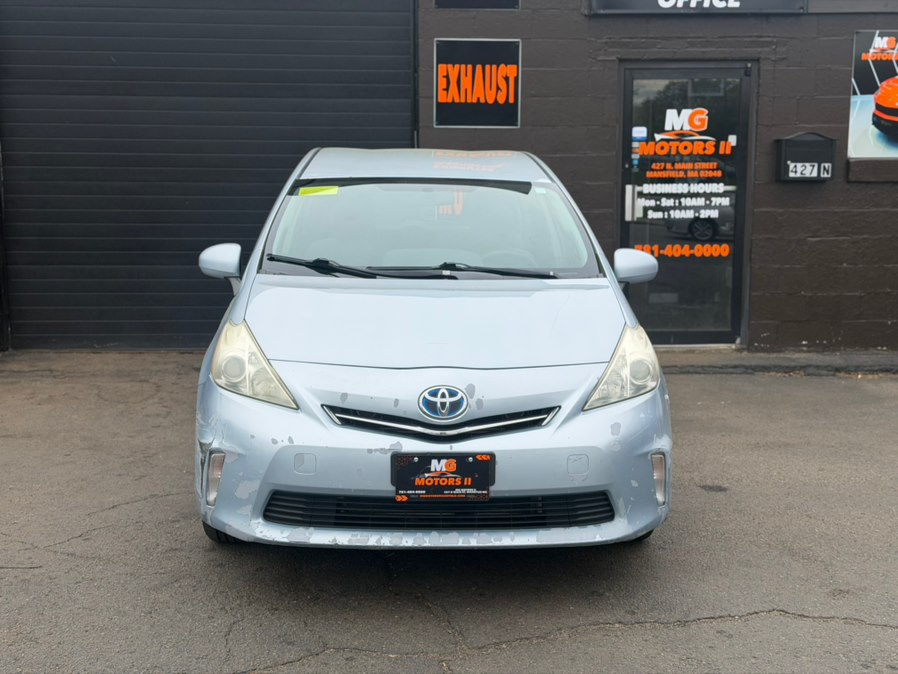 2013 Toyota Prius v Three's photo