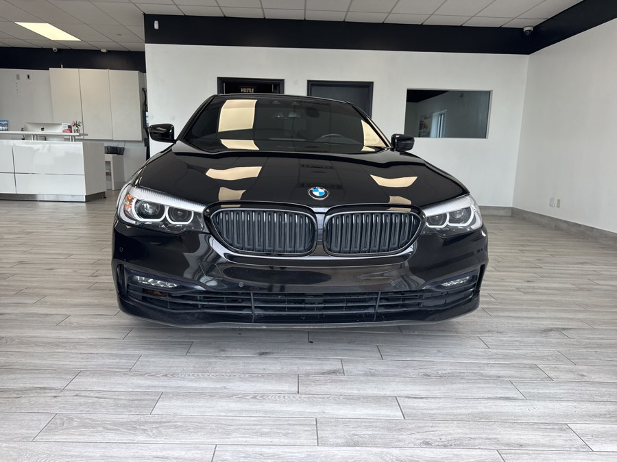 2018 BMW 5 Series 530i xDrive Sedan's photo