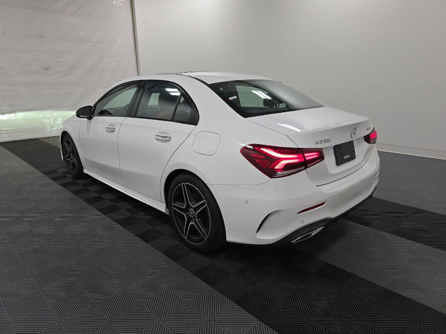 2022 Mercedes-Benz A-Class A220 4MATIC's photo