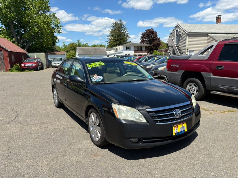 2005 Toyota Avalon 4dr Sdn Limited (Natl), available for sale in East Windsor, Connecticut | CT Car Co LLC. East Windsor, Connecticut