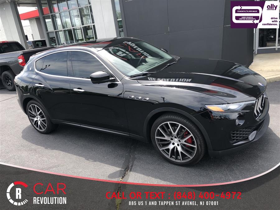 2017 Maserati Levante Levante's photo