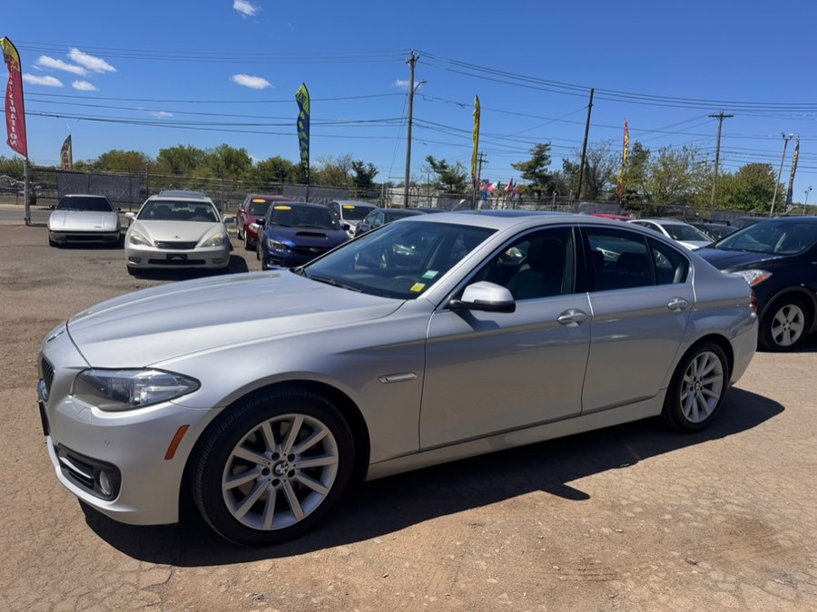 2015 BMW 5 Series 535i xDrive Sedan's photo