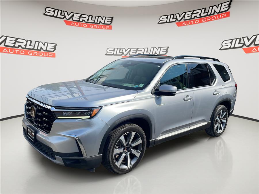 2023 Honda Pilot Touring AWD's photo