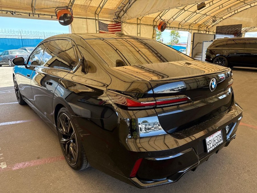 2024 BMW 7 Series 740i's photo