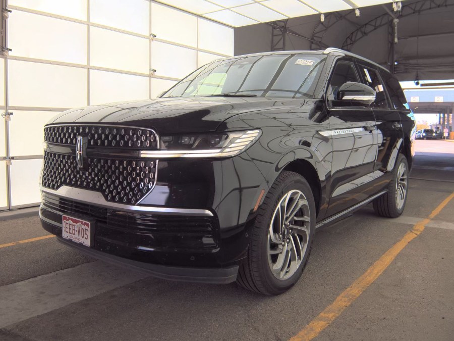 2025 Lincoln Navigator Reserve 4WD's photo