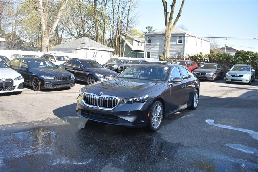 2025 BMW 5 Series 530i xDrive Sedan's photo