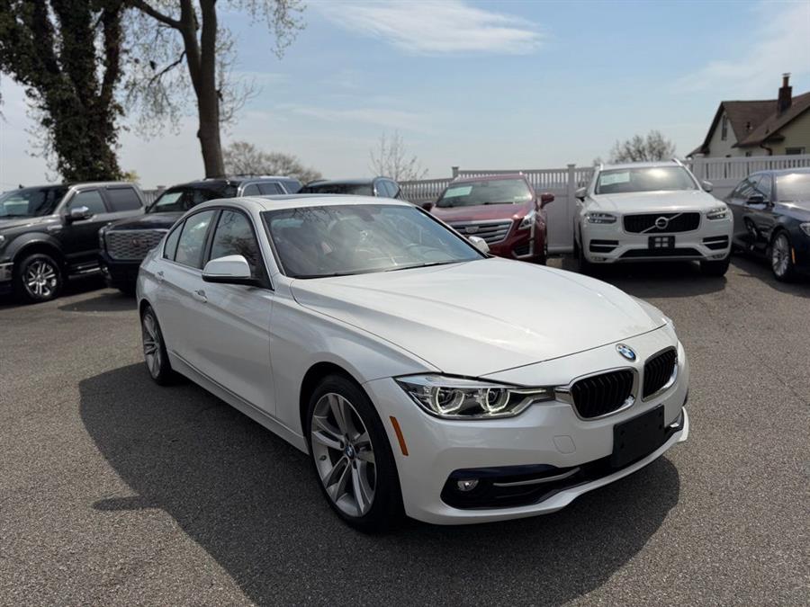 2018 BMW 3 Series 330i xDrive Sedan's photo