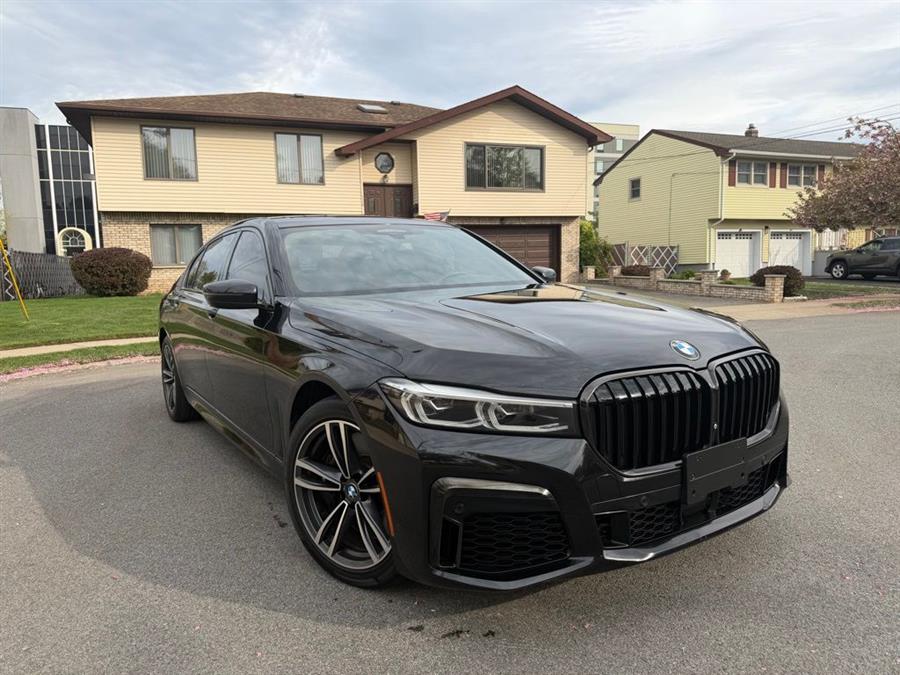 2021 BMW 7 Series 740i xDrive's photo