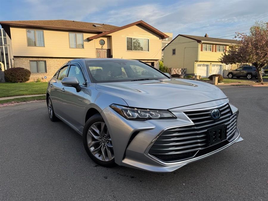 2020 Toyota Avalon XLE Hybrid's photo
