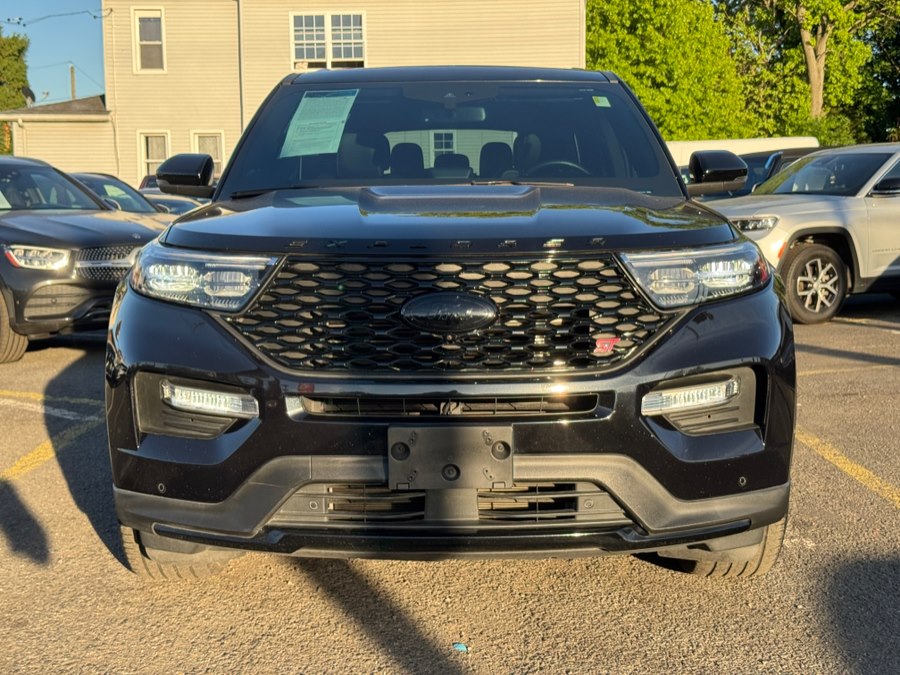 2022 Ford Explorer ST 4WD's photo