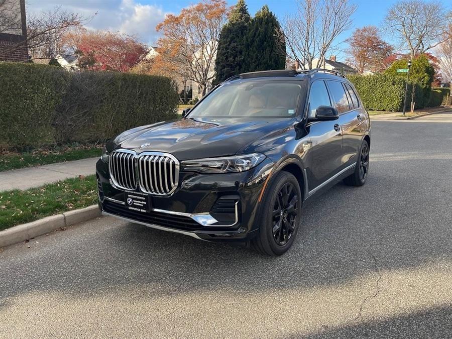 2021 BMW X7 xDrive40i's photo
