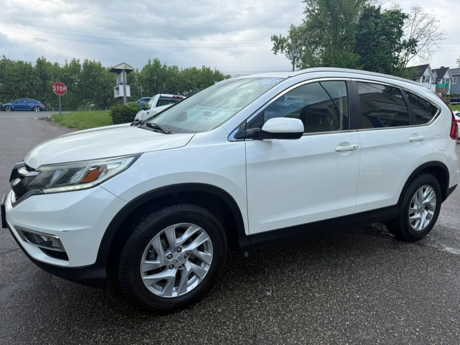 Used 2015 Honda CR-V in New Milford, Connecticut | Faustos Auto Body and Repairs LLC. New Milford, Connecticut