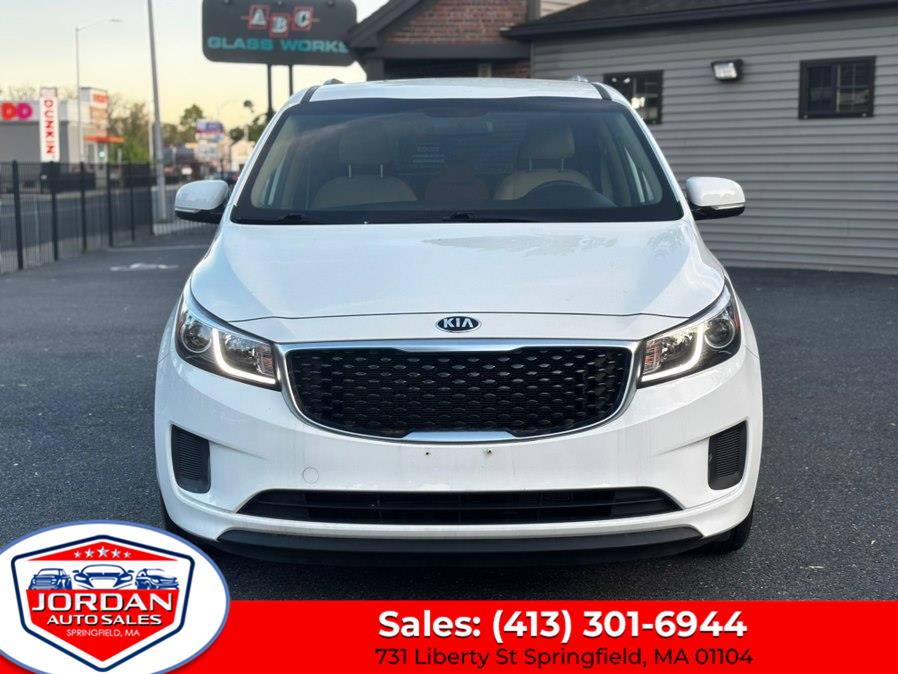 2016 Kia Sedona LX's photo