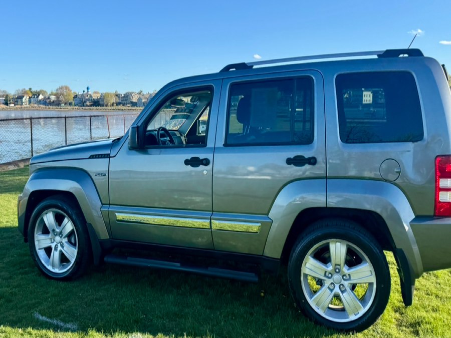 2012 Jeep Liberty 4WD 4dr Limited Jet, available for sale in Salem, Massachusetts | Dave Franks Auto Sales. Salem, Massachusetts