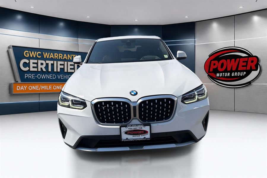 2022 BMW X4 xDrive30i's photo