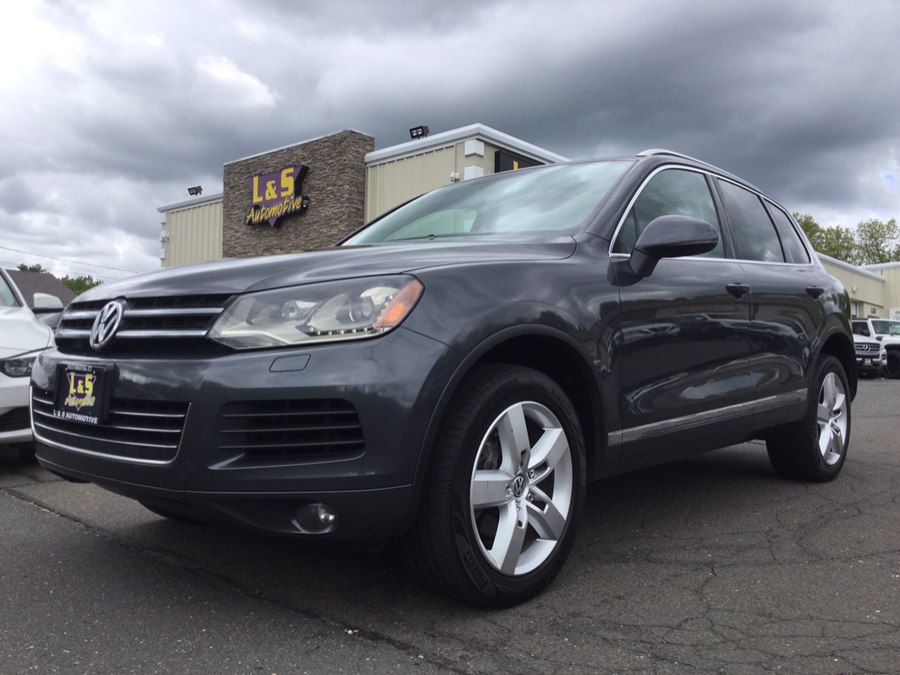 2012 Volkswagen Touareg Sport VR6 w/Navigation's photo