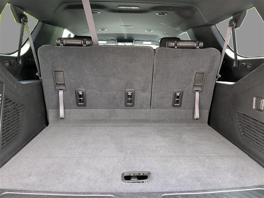 2021 Chevrolet Suburban LT - Photo 12
