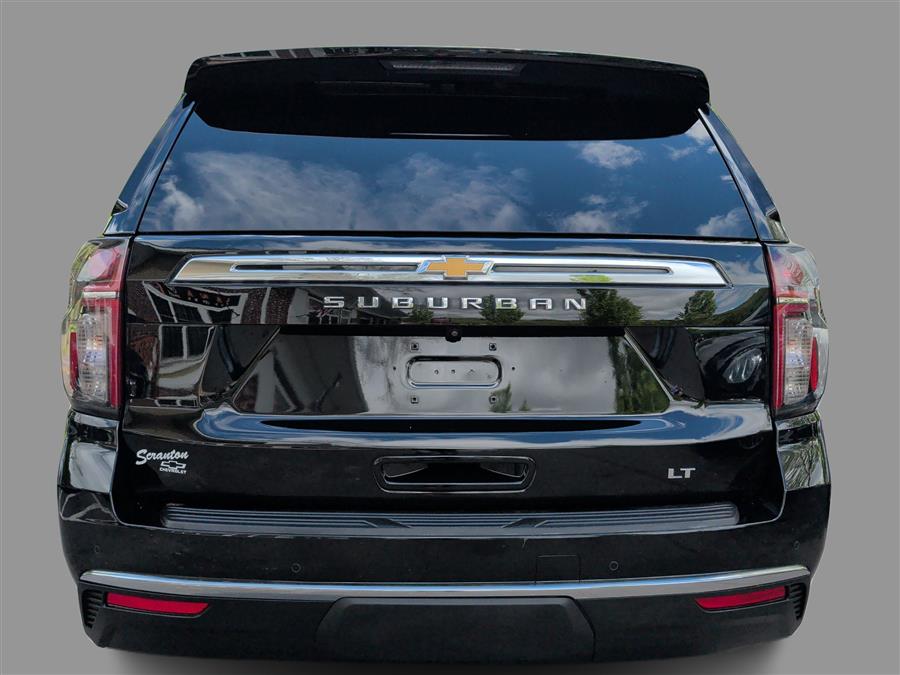 2021 Chevrolet Suburban LT - Photo 16