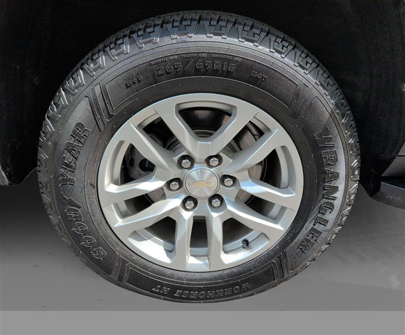 2021 Chevrolet Suburban LT - Photo 21
