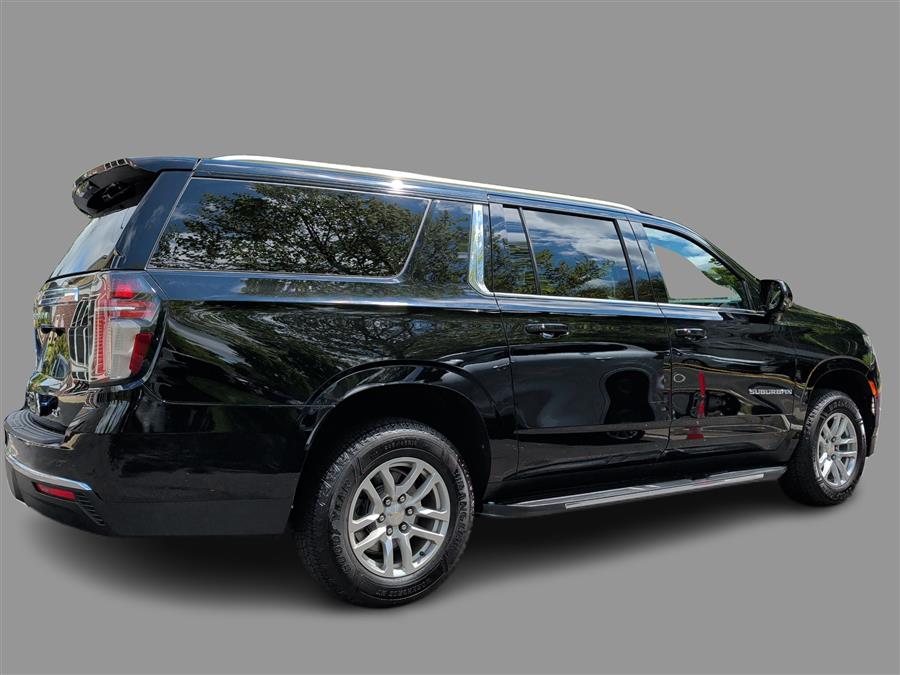 2021 Chevrolet Suburban LT - Photo 22