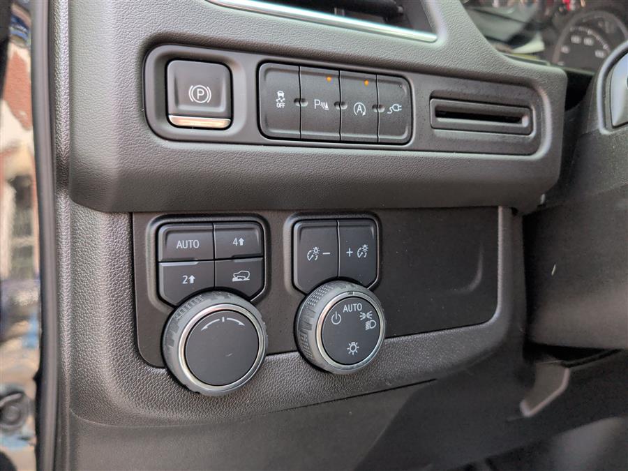 2021 Chevrolet Suburban LT - Photo 27