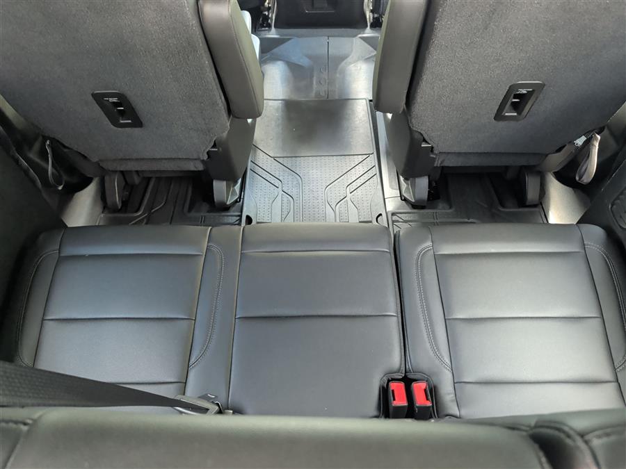 2021 Chevrolet Suburban LT - Photo 36