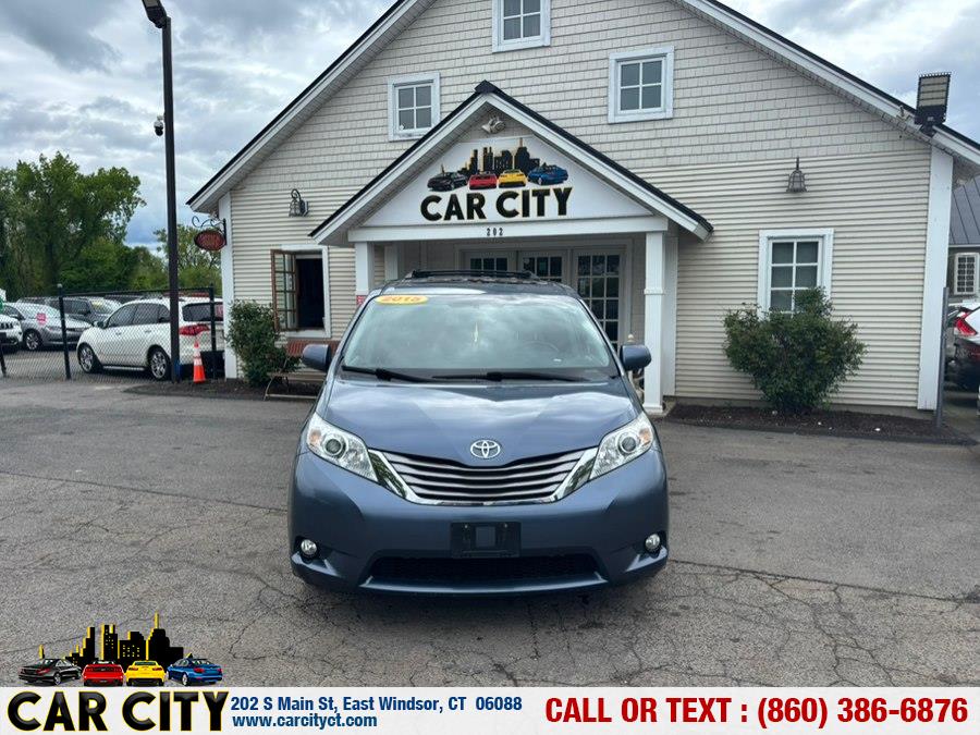 2015 Toyota Sienna XLE V6 AWD 7-Passenger's photo