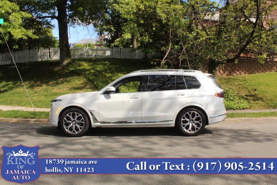 2025 BMW X7's photo