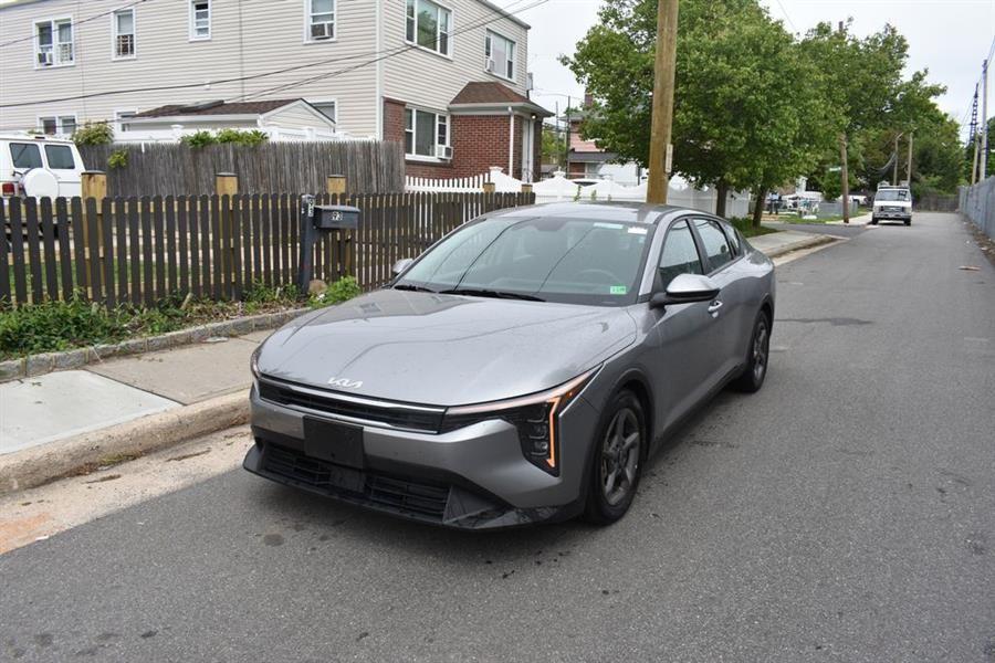 2025 Kia K4 LXS AT's photo