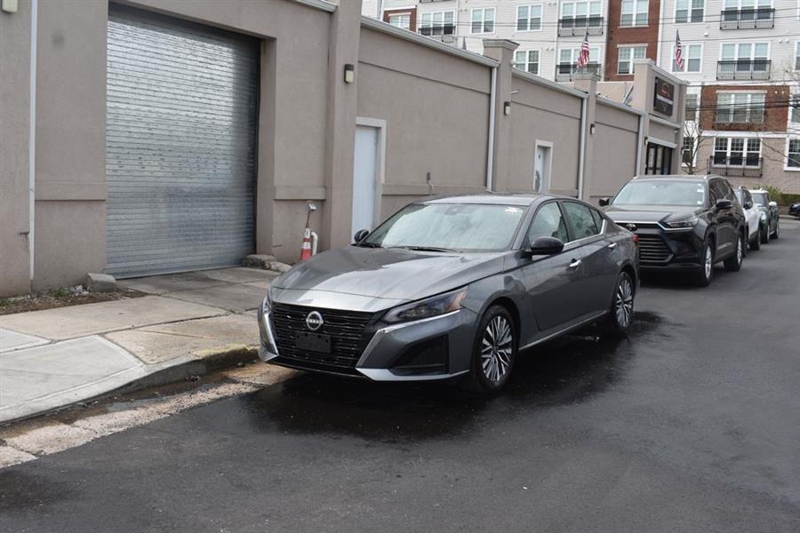 2025 Nissan Altima 2.5 SV's photo
