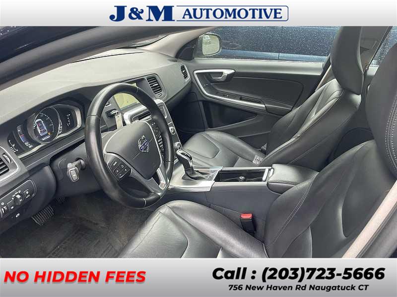 2016 Volvo V60 T5 Drive-E AWD Premier's photo