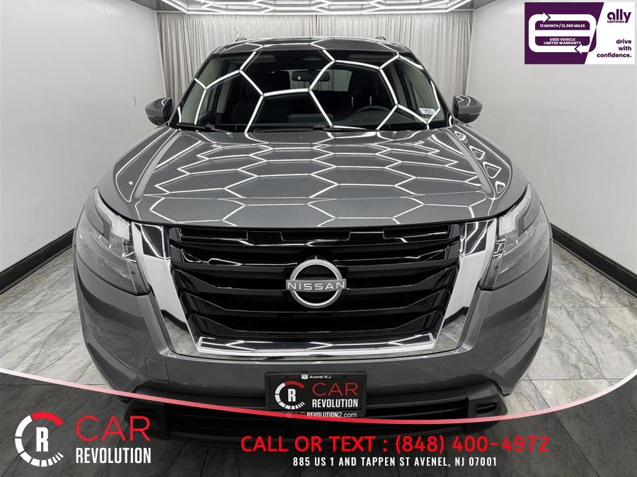 2025 Nissan Pathfinder SV 4WD's photo